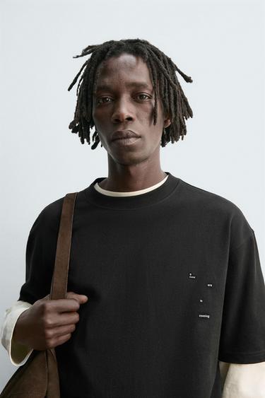 T-SHIRT À IMPRIMÉ ANNEAUX - Noir de Zara - Image 4
