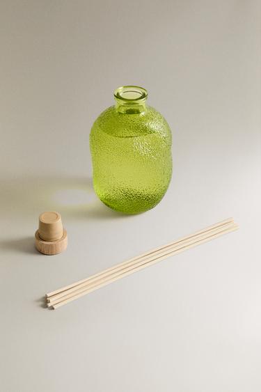 リードディフューザー BERGAMOT & SANDALWOOD (435 ML)エクリュ / グリーンZaraのリードディフューザー BERGAMOT & SANDALWOOD (435 ML) - エクリュ / グリーン 