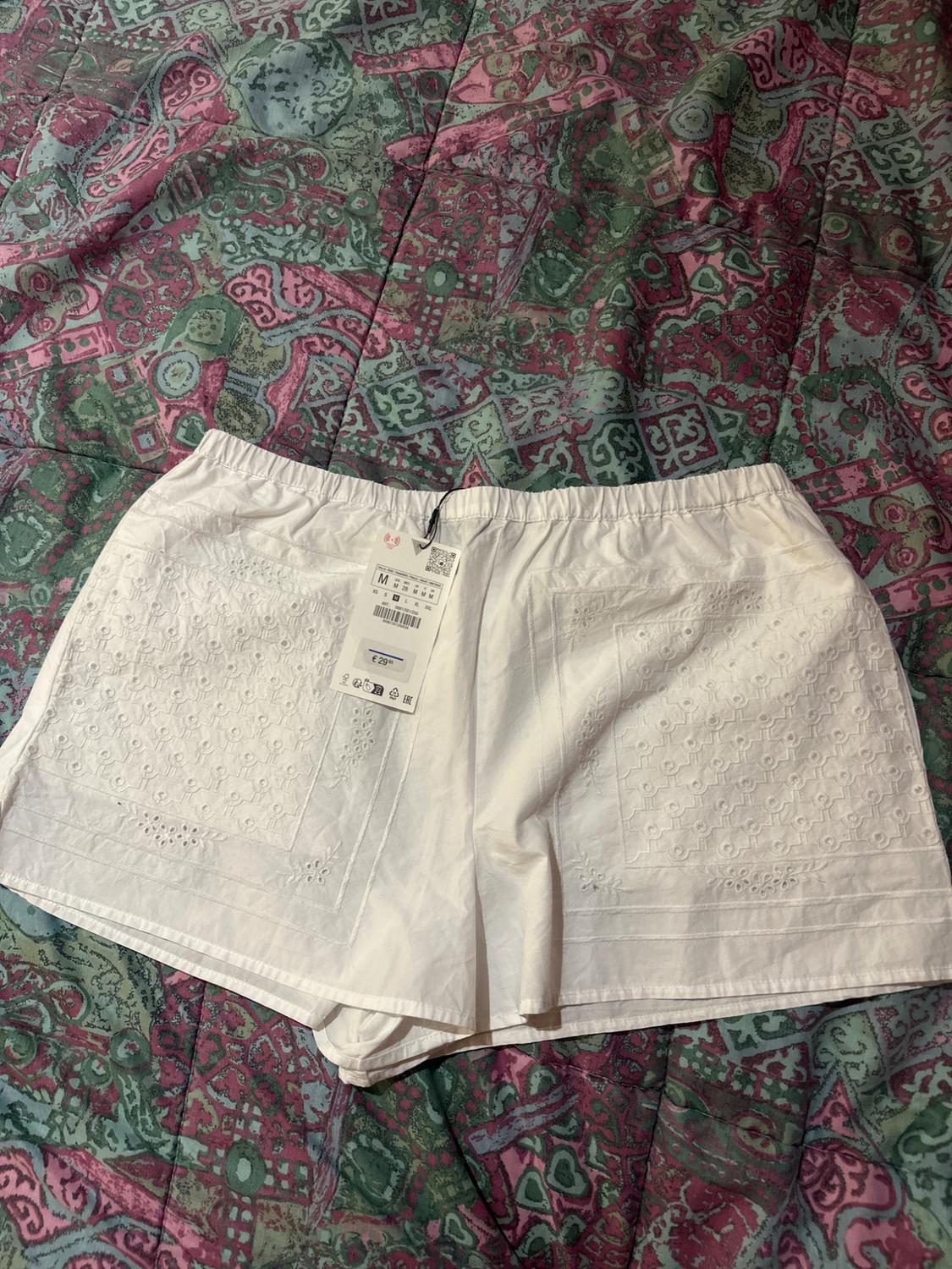 EMBROIDERED SHORTS