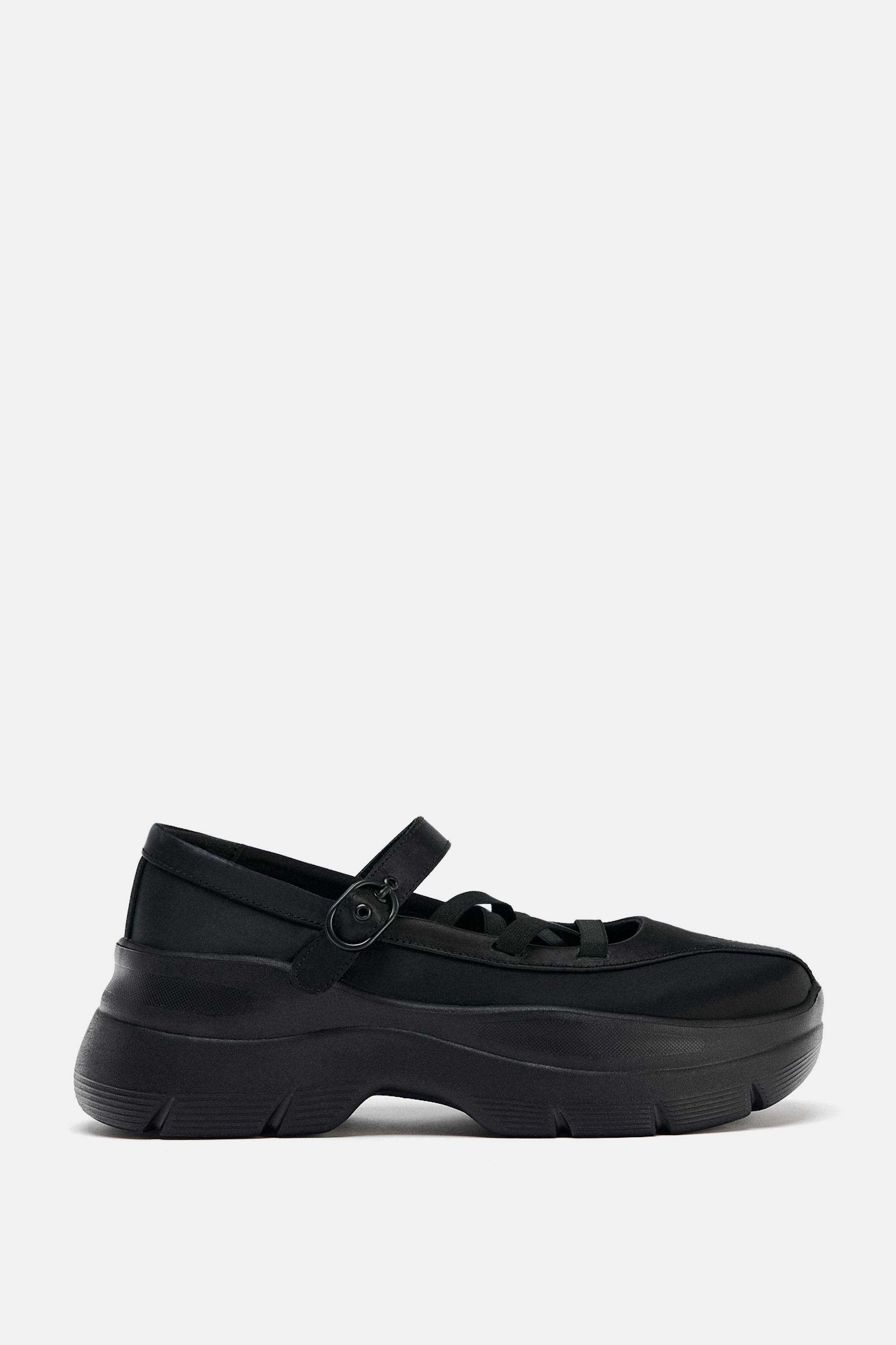 サテン風ストラップ付きバレリーナシューズ - ブラック | ZARA