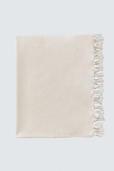 COTTON BEACH TOWEL WITH FRINGE — Ivory 1