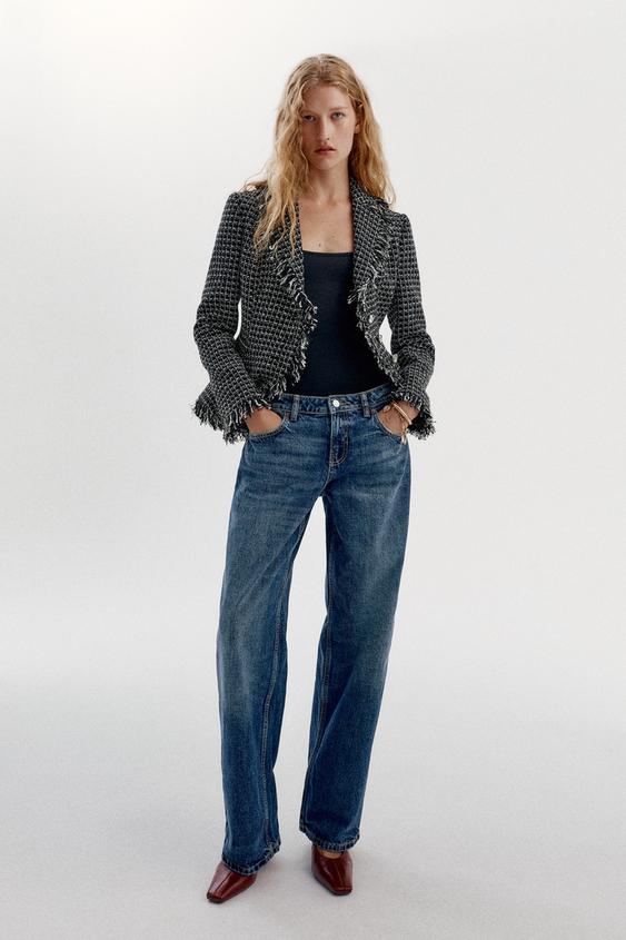 بليزر مهترئة الأطراف بتركيبة هيكلية - أسود / أبيض الخاص بـ Zara - صورة 0