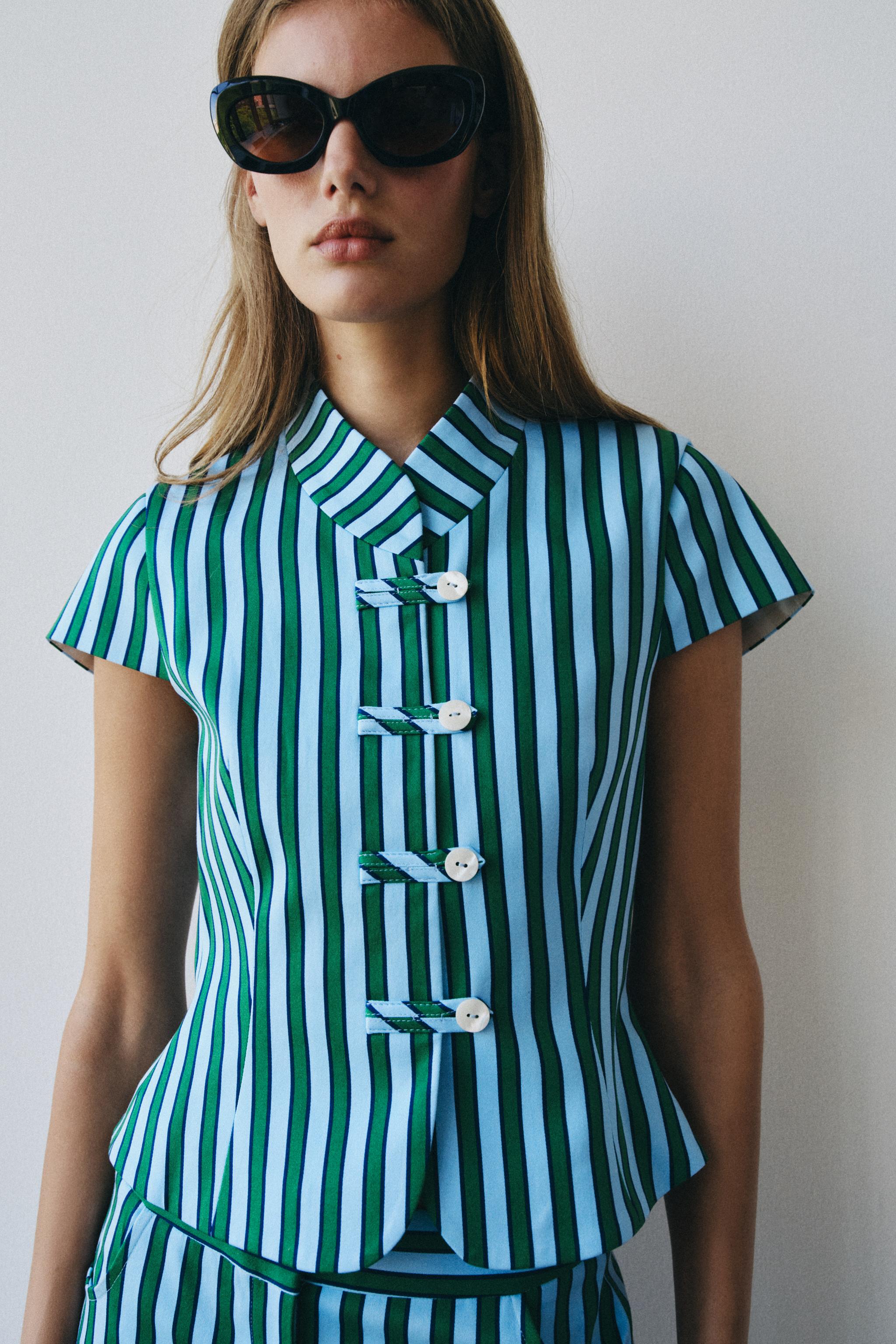 STRIPED FROG FASTENING TOP
