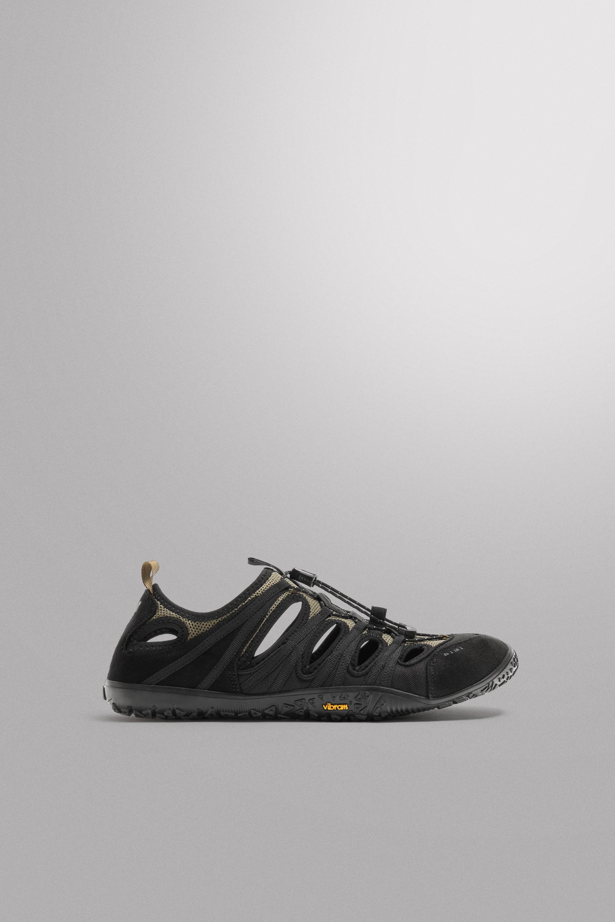 テクニカルサンダル X VIBRAM® - ブラック | ZARA Japan / 日本