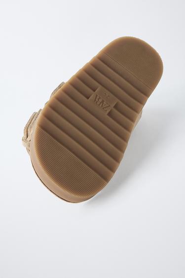 LEDERSANDALE MIT SCHNALLEN - Sandfarbe von Zara