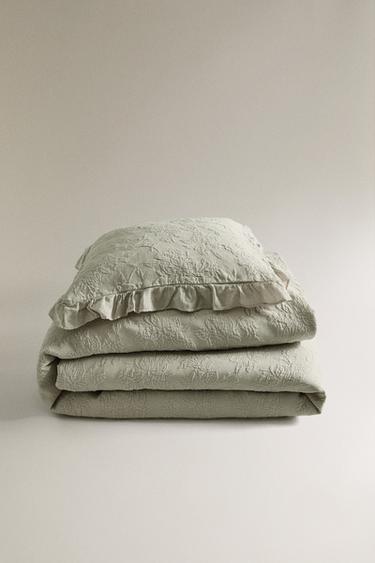 شرشف جاكار بحافة بكشكش - أخضر وسط الخاص بـ Zara