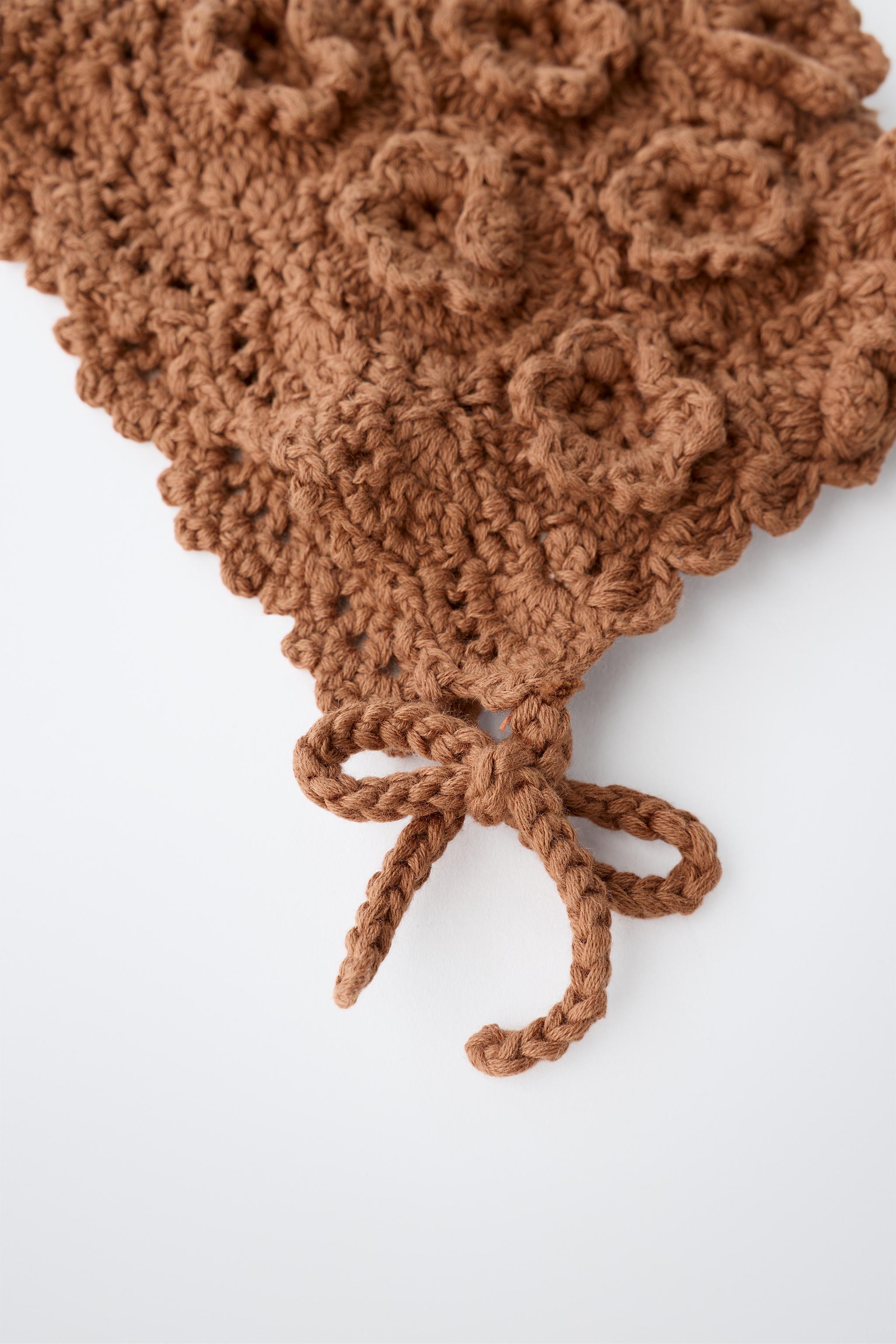 BONNET EN MAILLE CROCHET À FLEURS