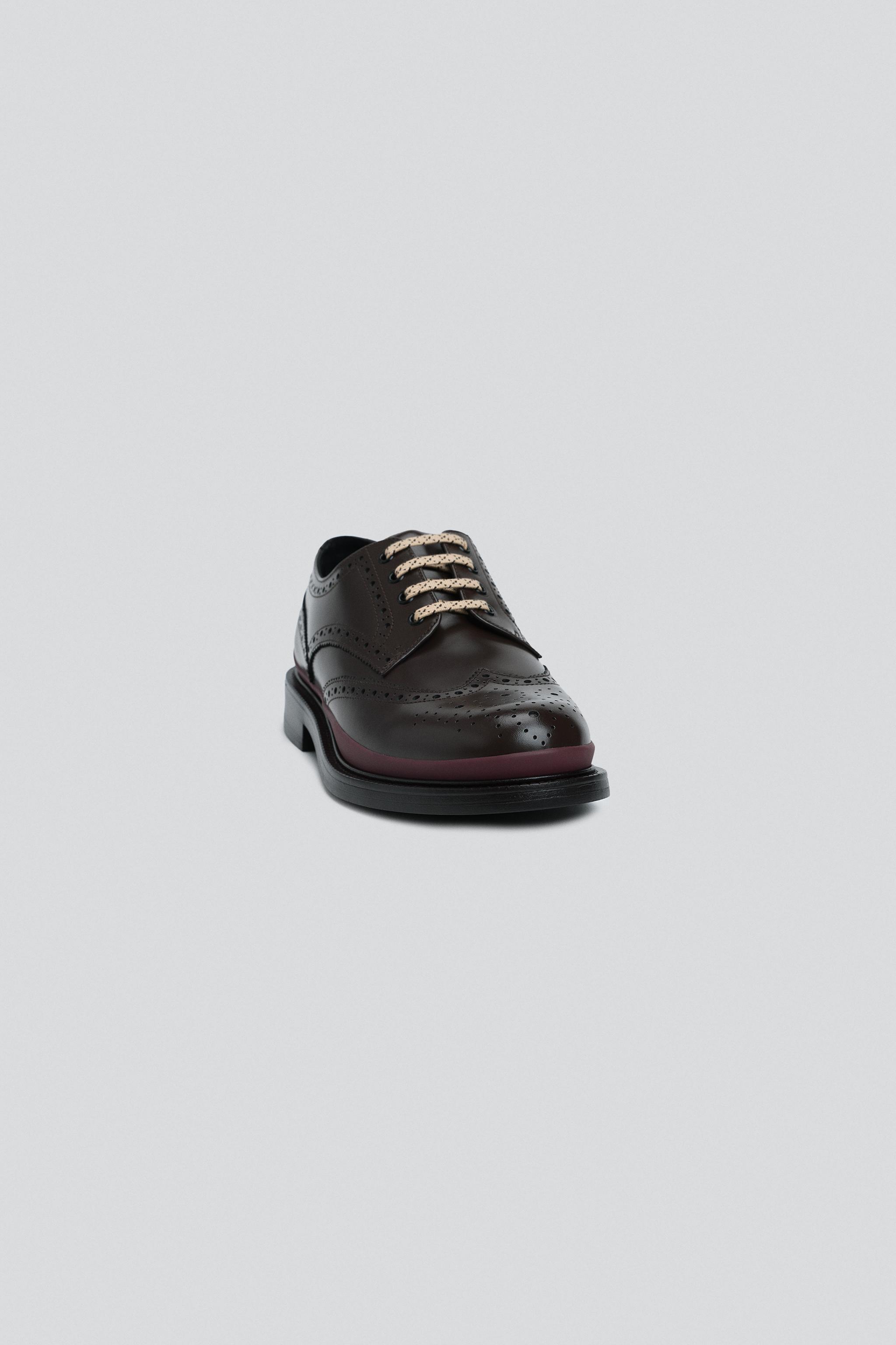CHAUSSURES EN CUIR