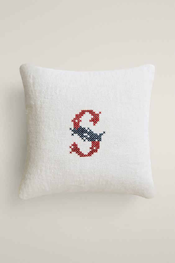 COUSSIN LIN LETTRE S BRODÉE - Écru de Zara - Image 0