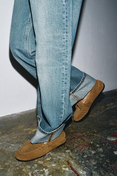 MOCASÍN PIEL SERRAJE EFECTO BORREGUITO - Beige de Zara
