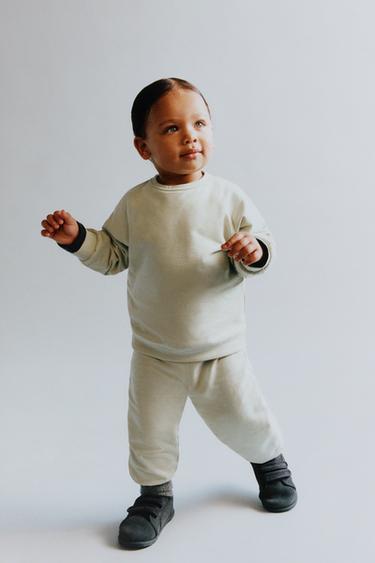 SWEATSHIRT AND JOGGERS SET - Light green by Zara