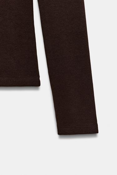 T-SHIRT COL EN V - Marron de Zara - Image 5