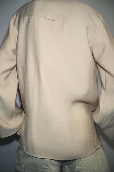 CHEMISE FLUIDE À POCHES ZW COLLECTION - Écru moyen de Zara - Image 2