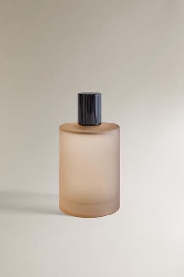 (100 ML) PARFUM D'AMBIANCE TEXTILE SPRAY ORCHIDÉE LUMIÈRE - Pourpre de Zara - Image 1