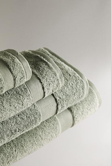 PREMIUM COTTON BATH TOWEL (600 GXM²) - Blue / Green by Zara - Image 1