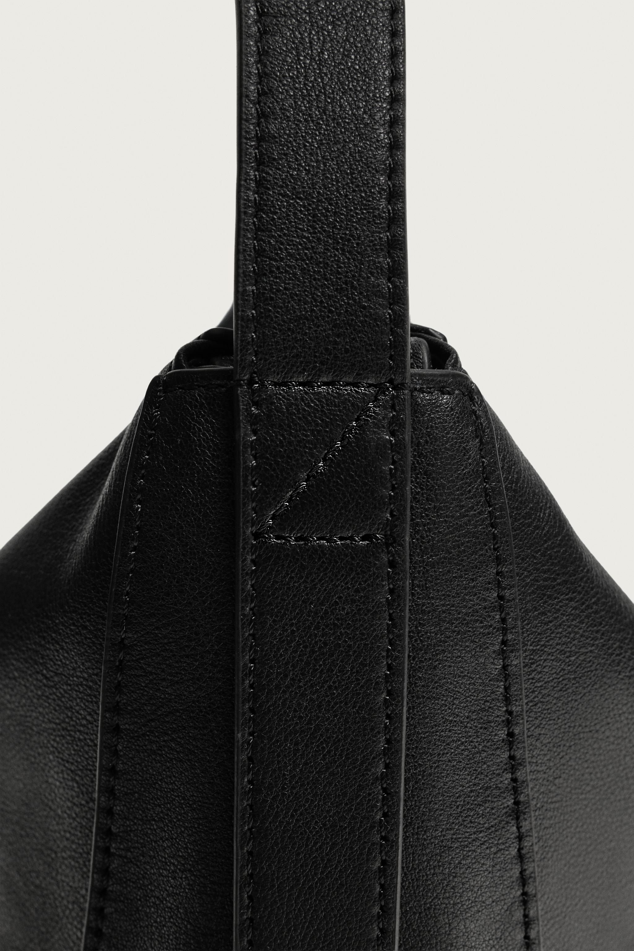 LEATHER SHOULDER BAG