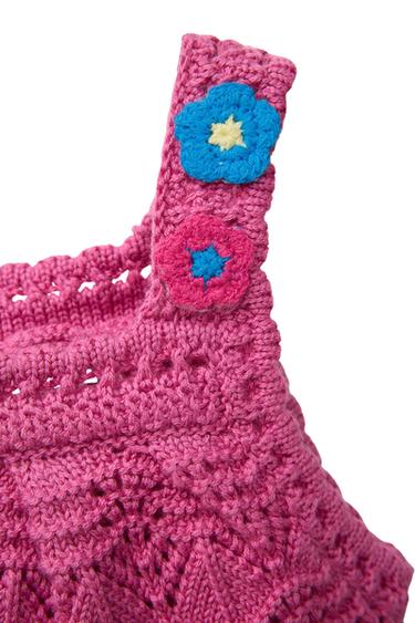 TOP PUNTO CROCHET FLORES - Fucsia de Zara