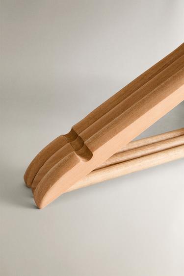 CINTRE BOIS LAQUÉ (LOT DE 3) - Beige clair de Zara - Image 6