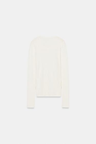 T-SHIRT À MANCHES LONGUES AVEC LAINE - Blanc de Zara - Image 4