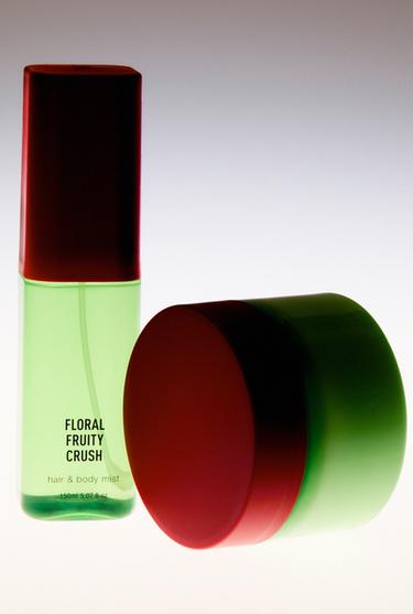 Zara FLORAL FRUITY CRUSH HAIR & BODY MIST 150 ML (5.7 FL. OZ). - TINTED LEATHER