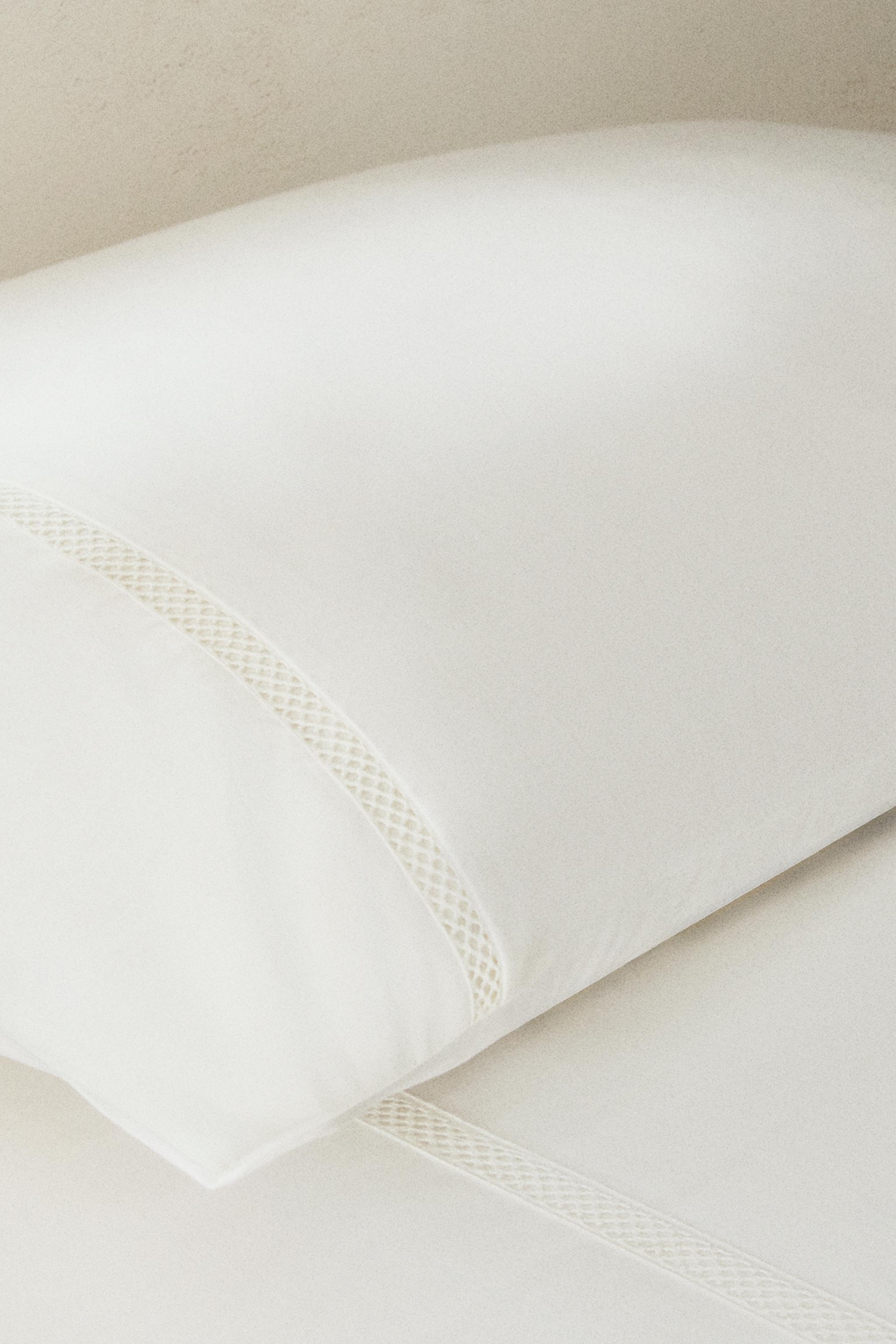 SATEEN PILLOWCASE WITH HEMSTITCHING EMBROIDERY