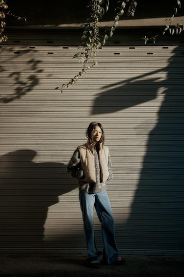 SHORT KNITTED PUFFER GILET - camel by Zara