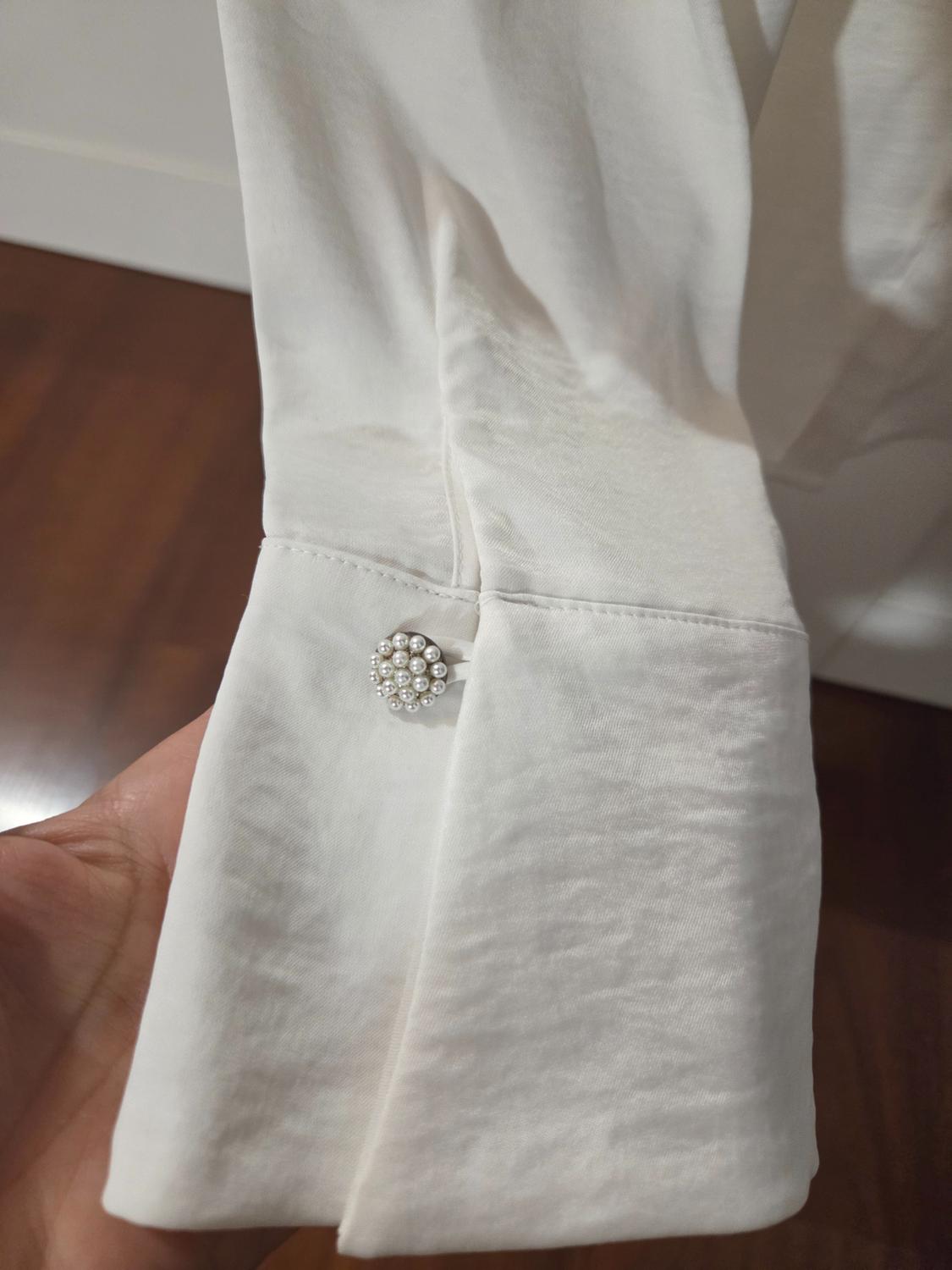BLOUSE WITH JABOT FRILLS AND PEARL BEAD BUTTONS - Image 3