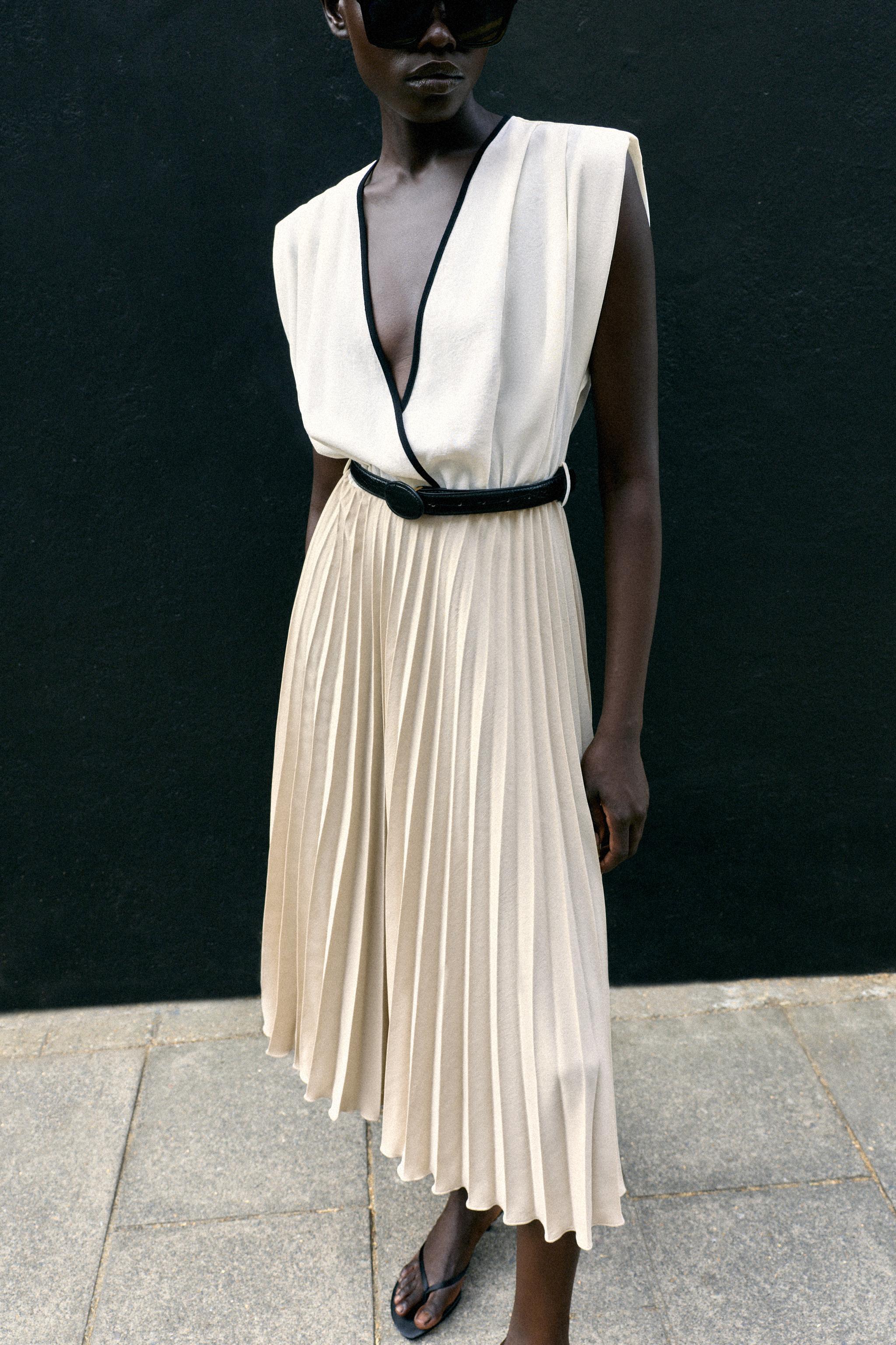 CONTRAST PLEATED MIDI DRESS
