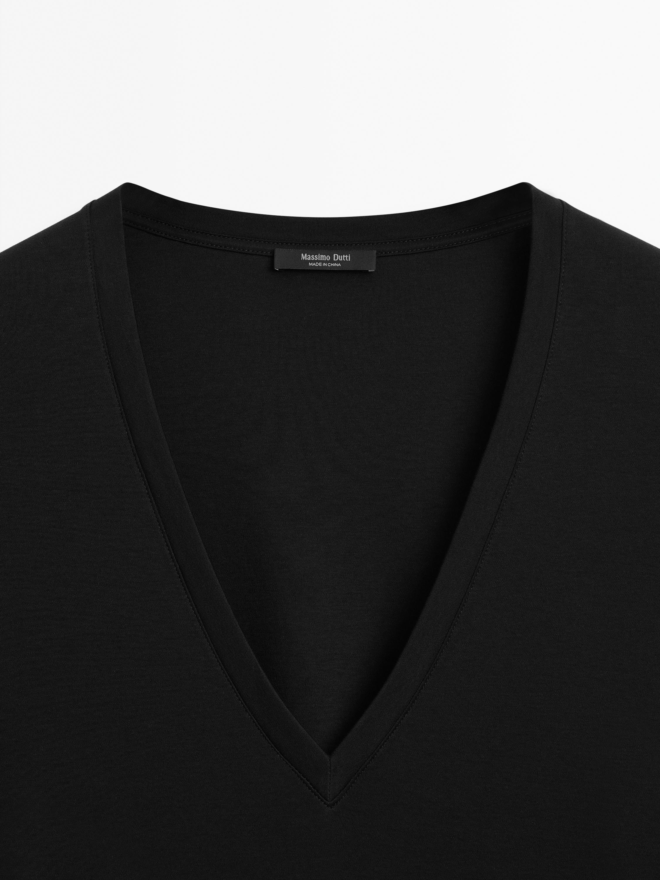 Flowing V-neck T-shirt