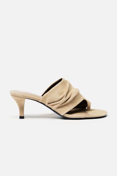 SANDALES À TALON EN DAIM - Marron sable de Zara