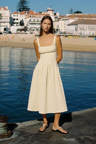 TRÄGERKLEID MIT STRUKTURMUSTER - Vanille von Zara