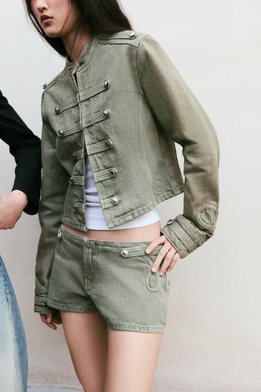 SHORT MINI À BOUTONS - Vert de Zara - Image 0