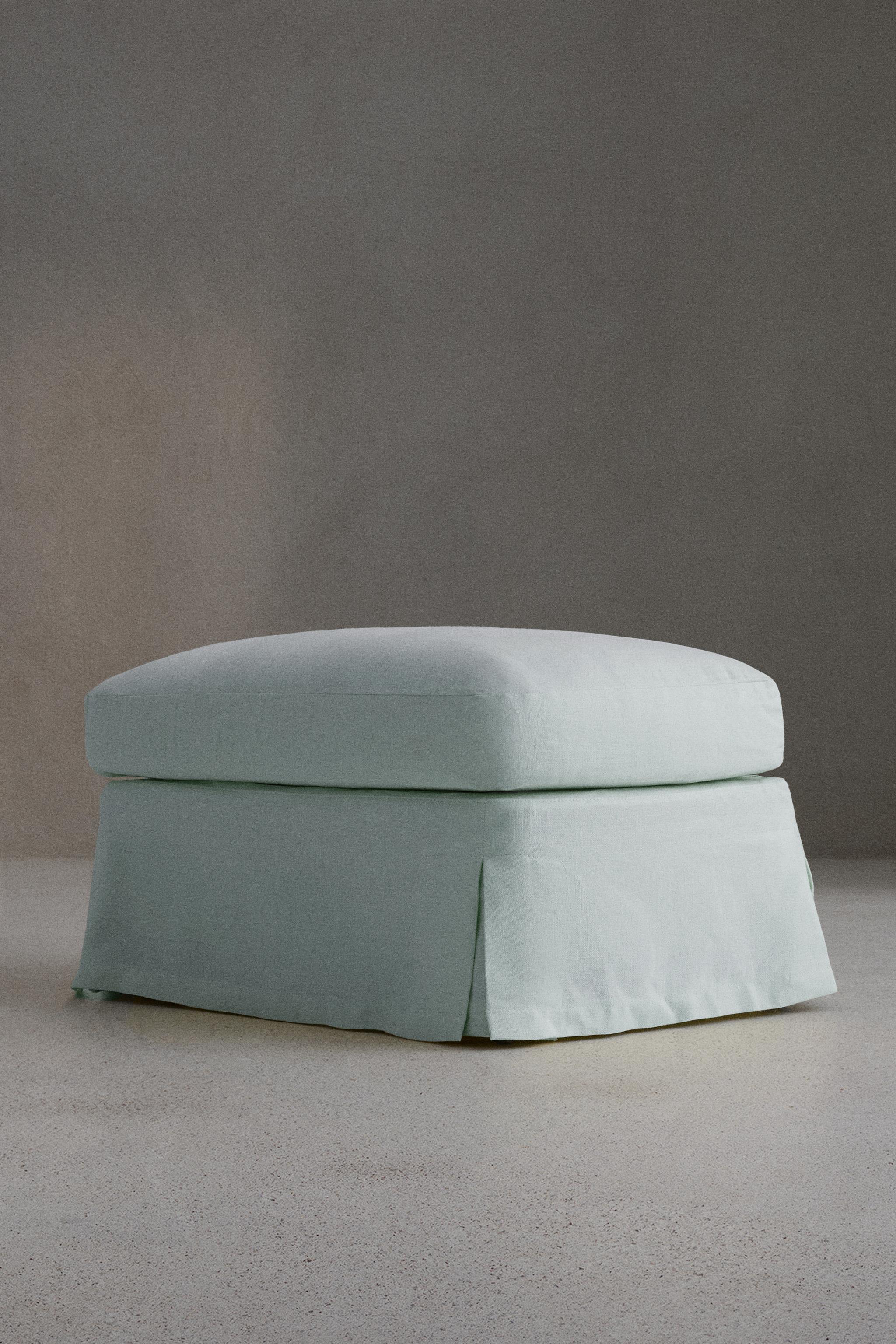 FOOTSTOOL 01 — Mid-blue