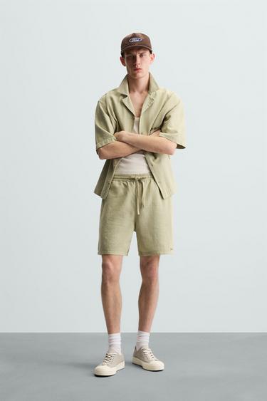 SHORT À TEXTURE BRODÉ - Kaki clair de Zara - Image 0