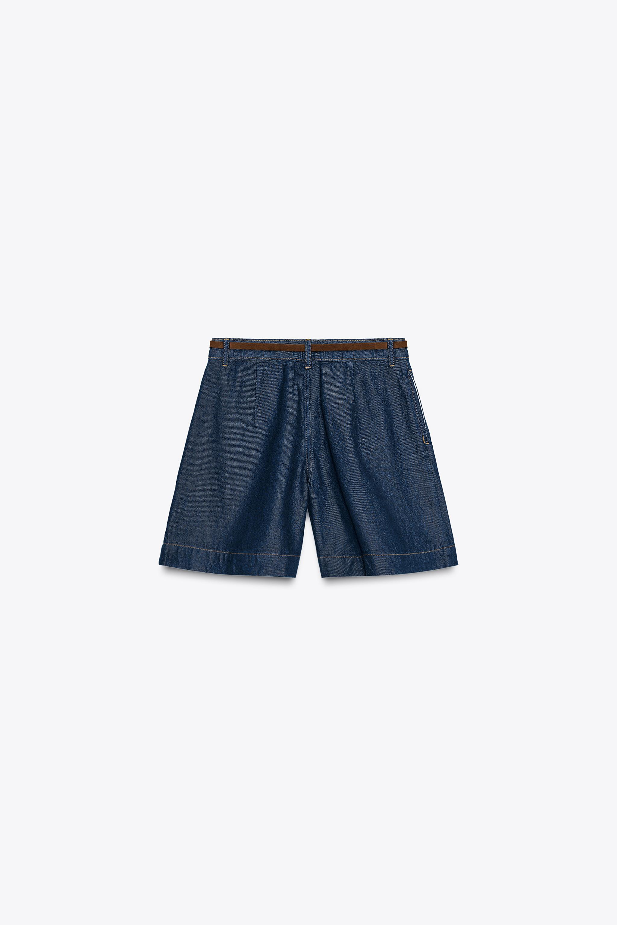 SHORT Z1975 EN JEAN À PINCES ET CEINTURE