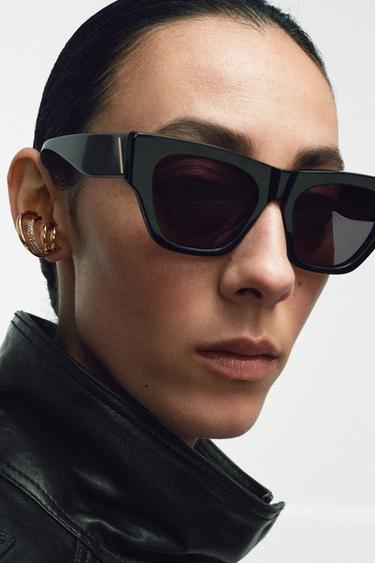 BOUCLES D'OREILLES EARCUFF À STRASS - Doré de Zara