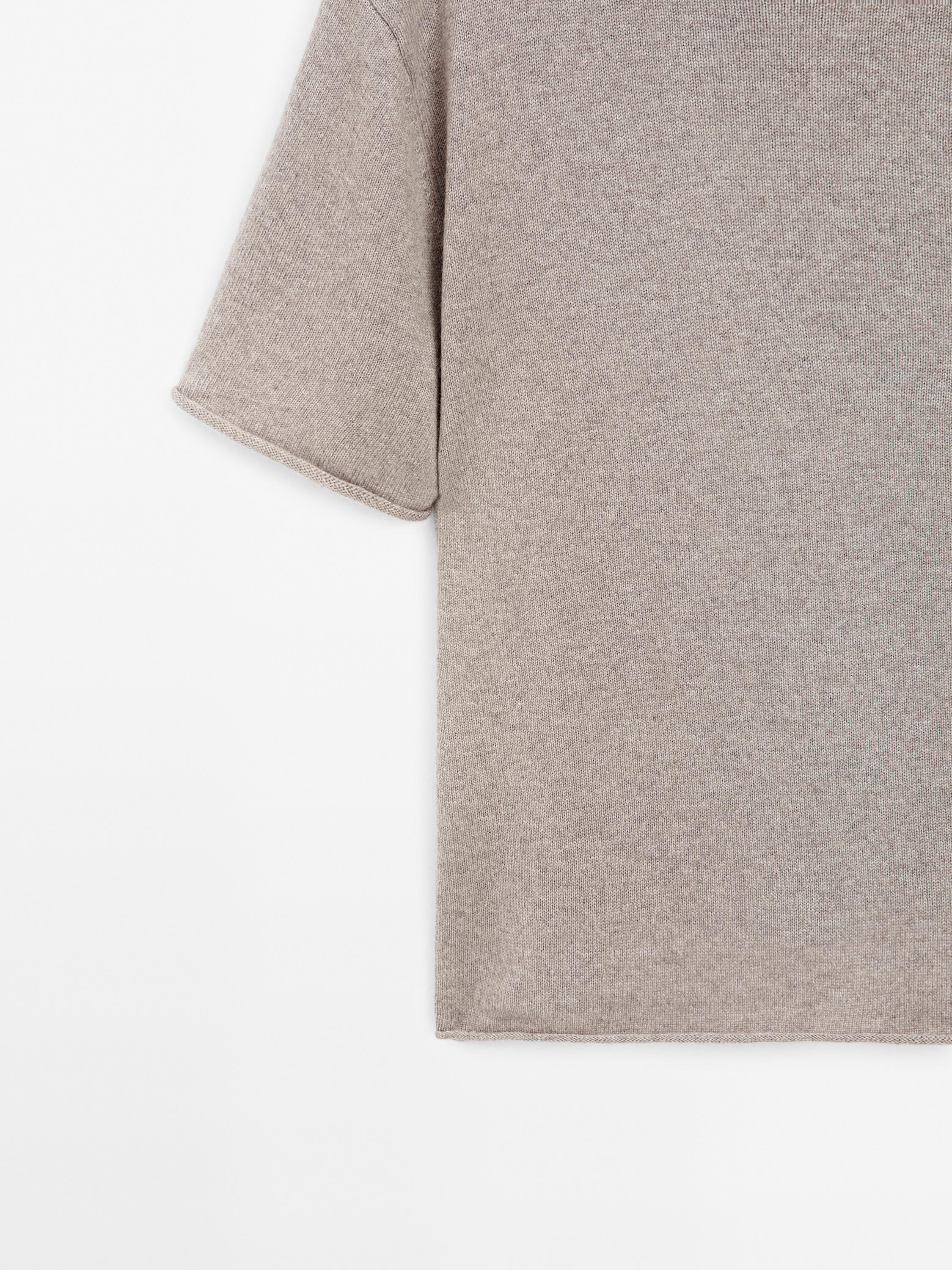 Oversize knit sweater with short sleeves
