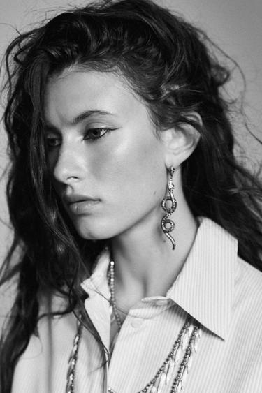 MISMATCHED TEXTURED SNAKESKIN PRINT EARRINGS - Golden by Zara