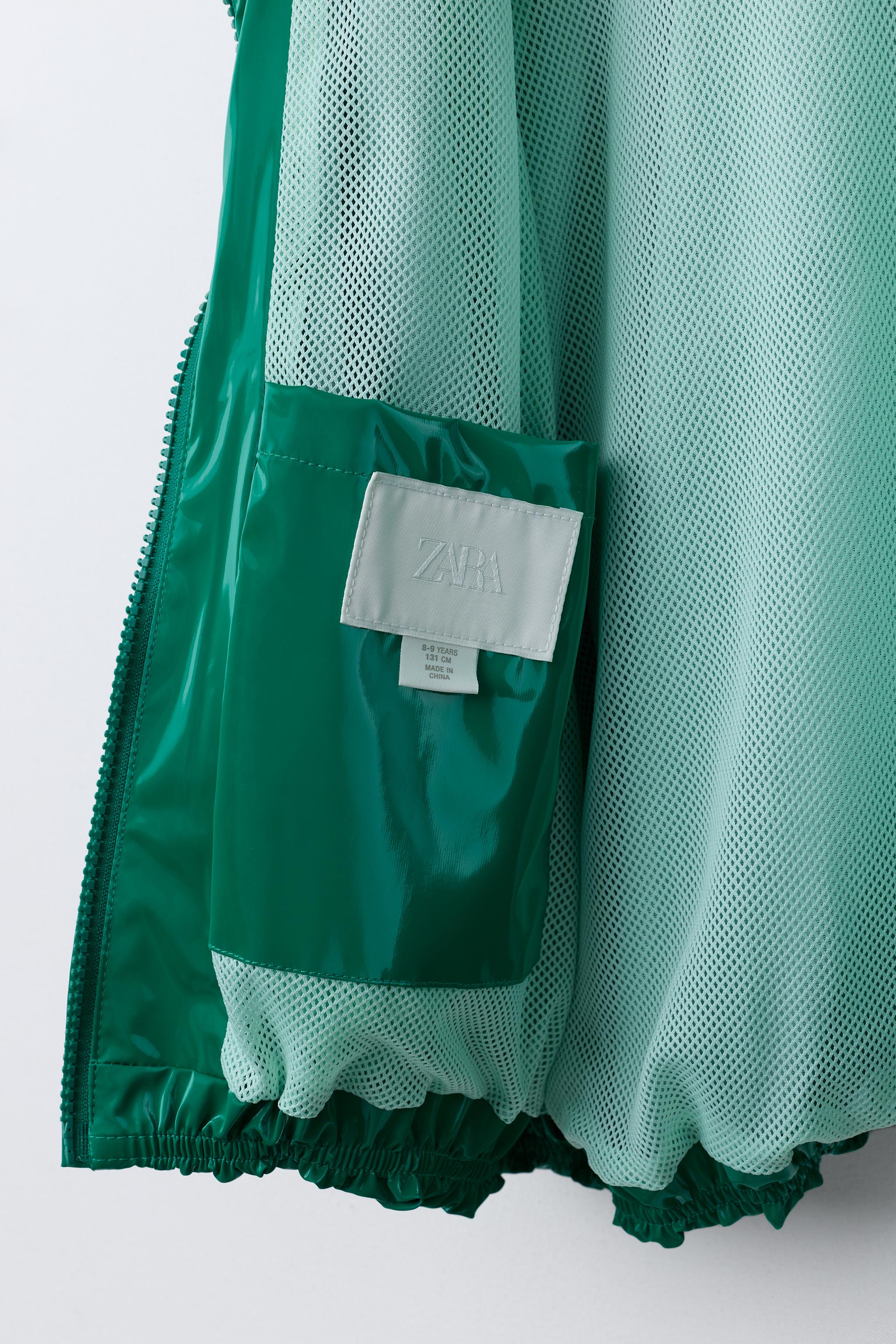 SHINY WATER-RESISTANT RAINCOAT