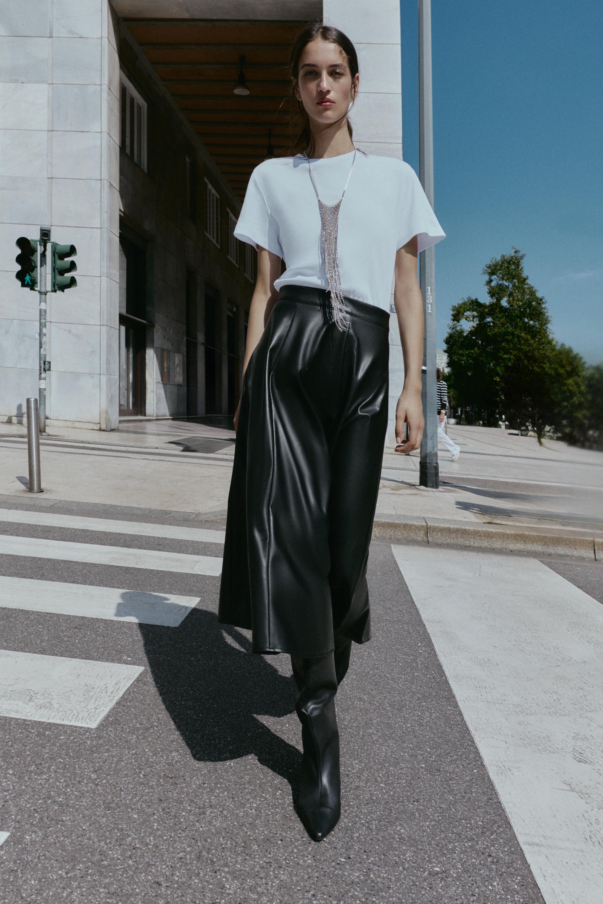 ZARA限定版ファー、レザー仕様 ミディ丈スカート ZWコレクション フェイクレザー ミディスカート - エンジ | ZARA