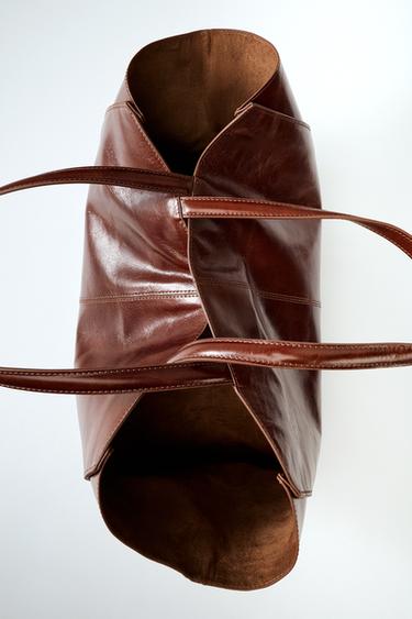 حقيبة SHOPPER جلدية بغرزات راجعة - محمِر داكن الخاص بـ Zara