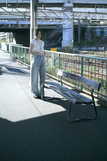 TRF エクストラワイドレッグ ハイウエストジーンズライトブルーZaraのTRF エクストラワイドレッグ ハイウエストジーンズ - ライトブルー 