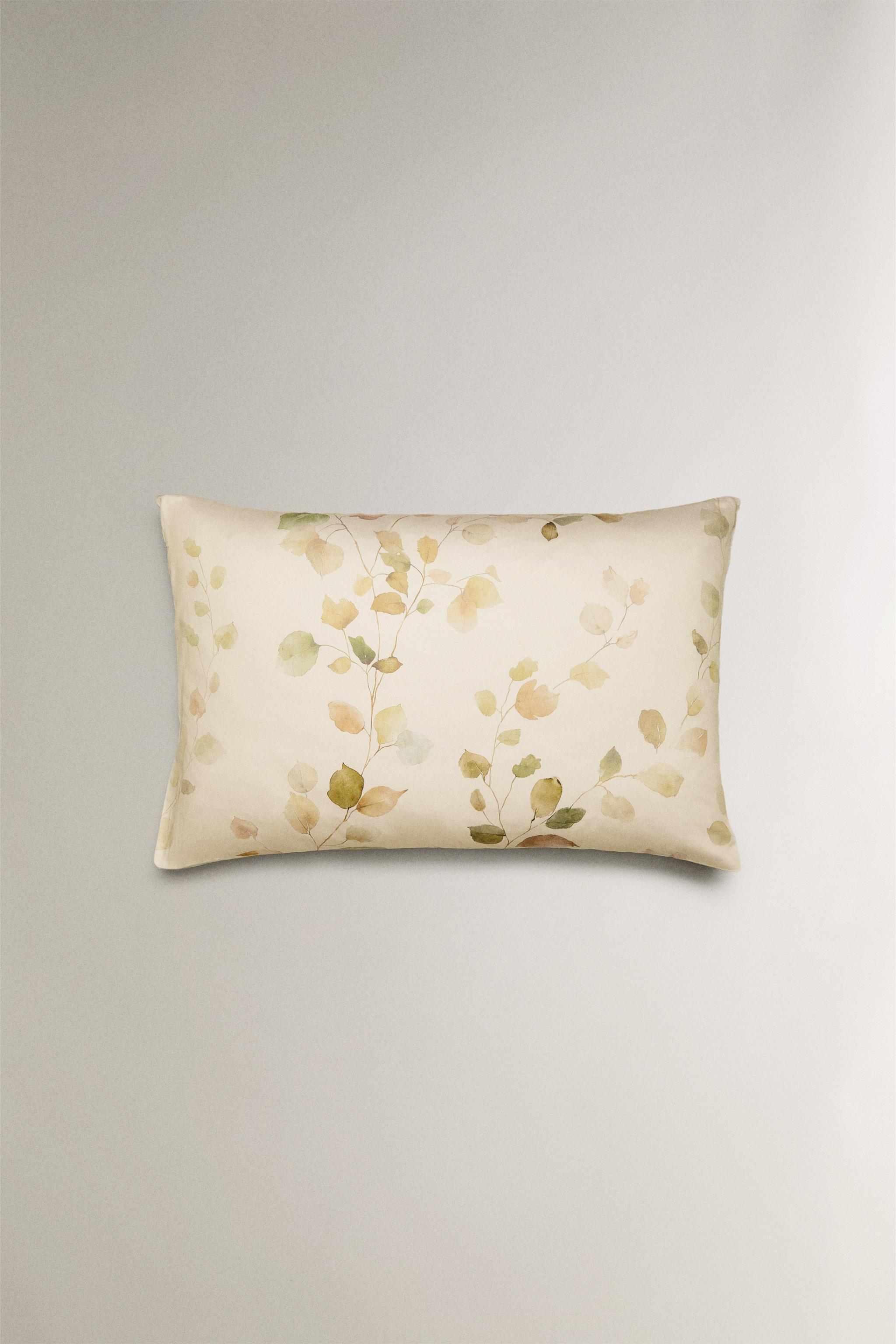 SATEEN PILLOWCASE WITH LEAF PRINT