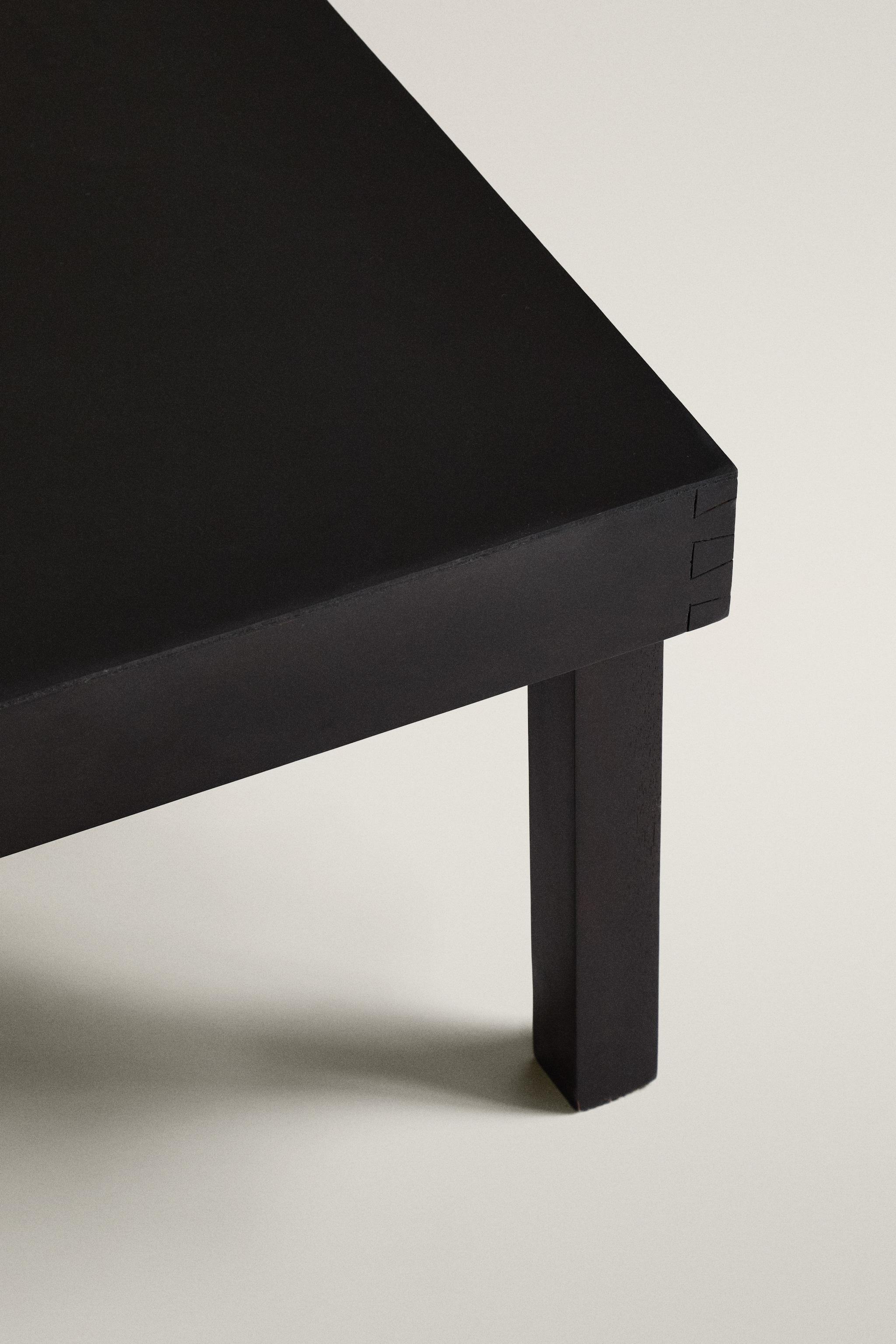 WOOD & LEATHER COFFEE TABLE