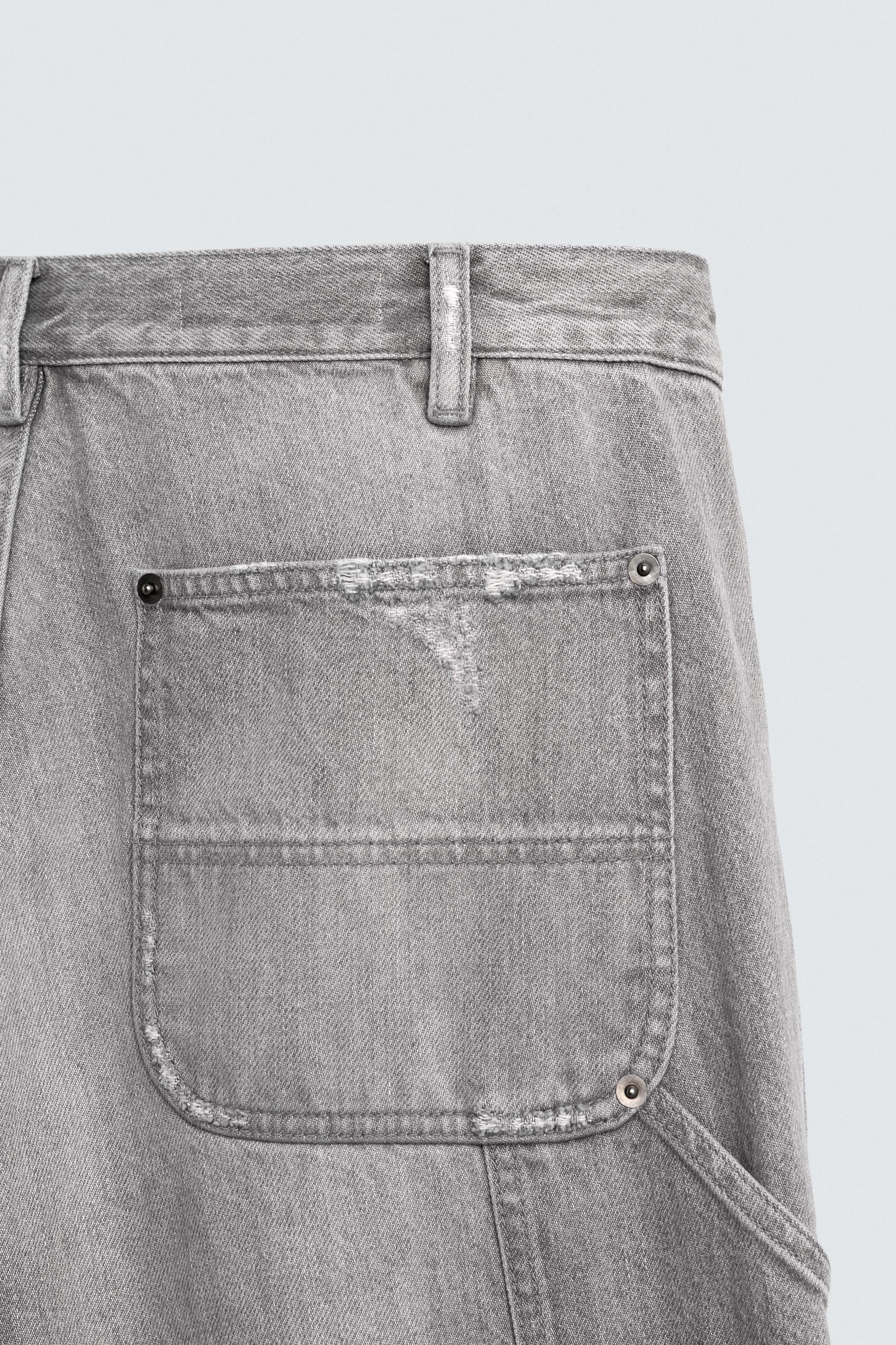 RELAXED FIT CARPENTER POCKET JEANS
