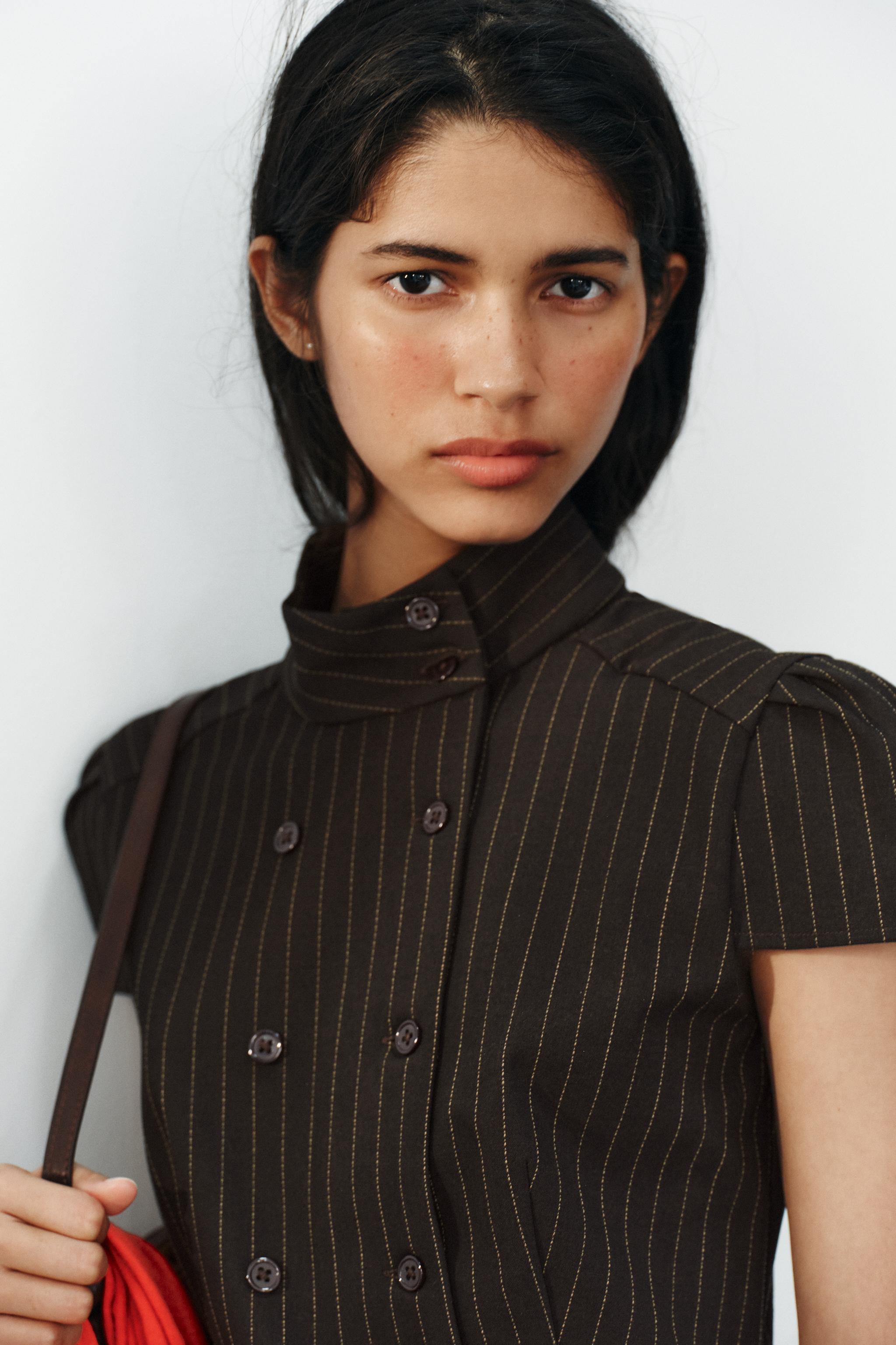 STRIPED HIGH-NECK TOP