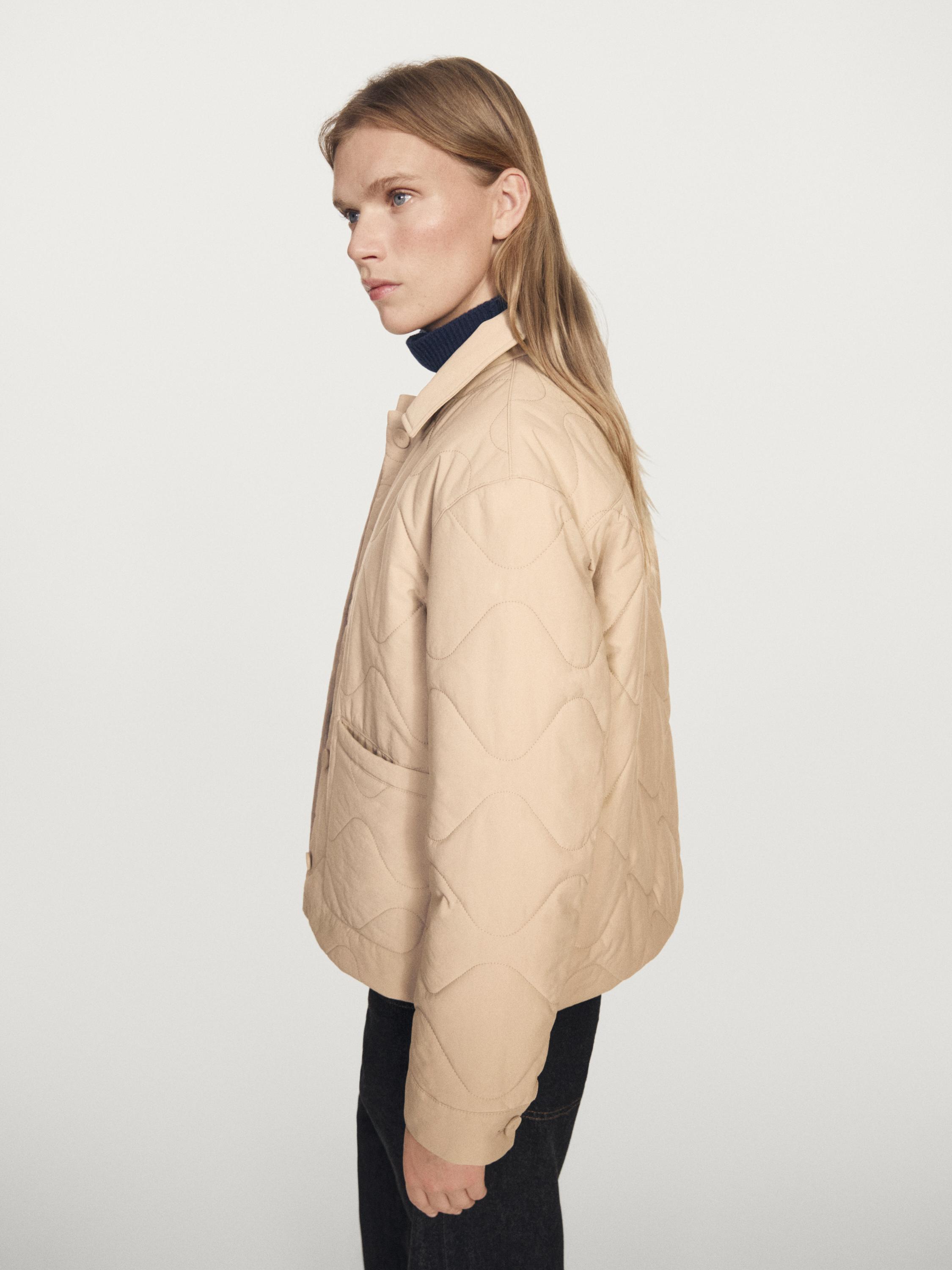 Veste avec coutures apparentes