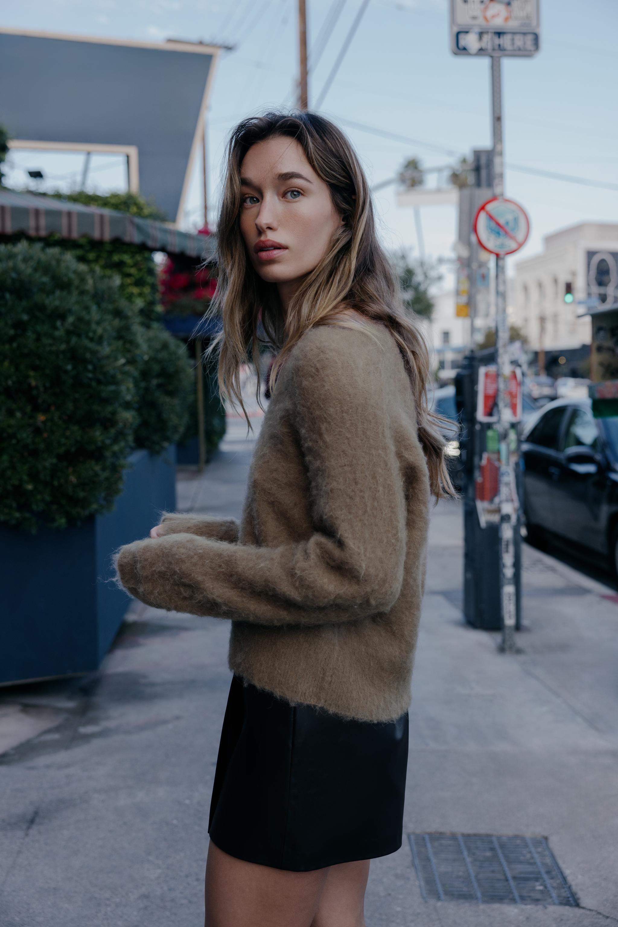 BRUSHED EFFECT KNIT SWEATER