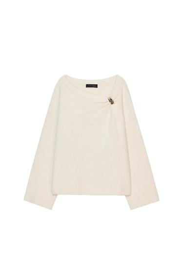 KNIT JUMPER WITH BROOCH - Ecru by Zara