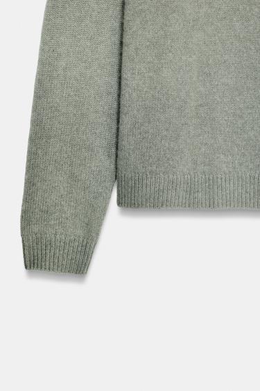 PULL 100 % CACHEMIRE COUPE CLASSIQUE - Verdâtre de Zara - Image 7